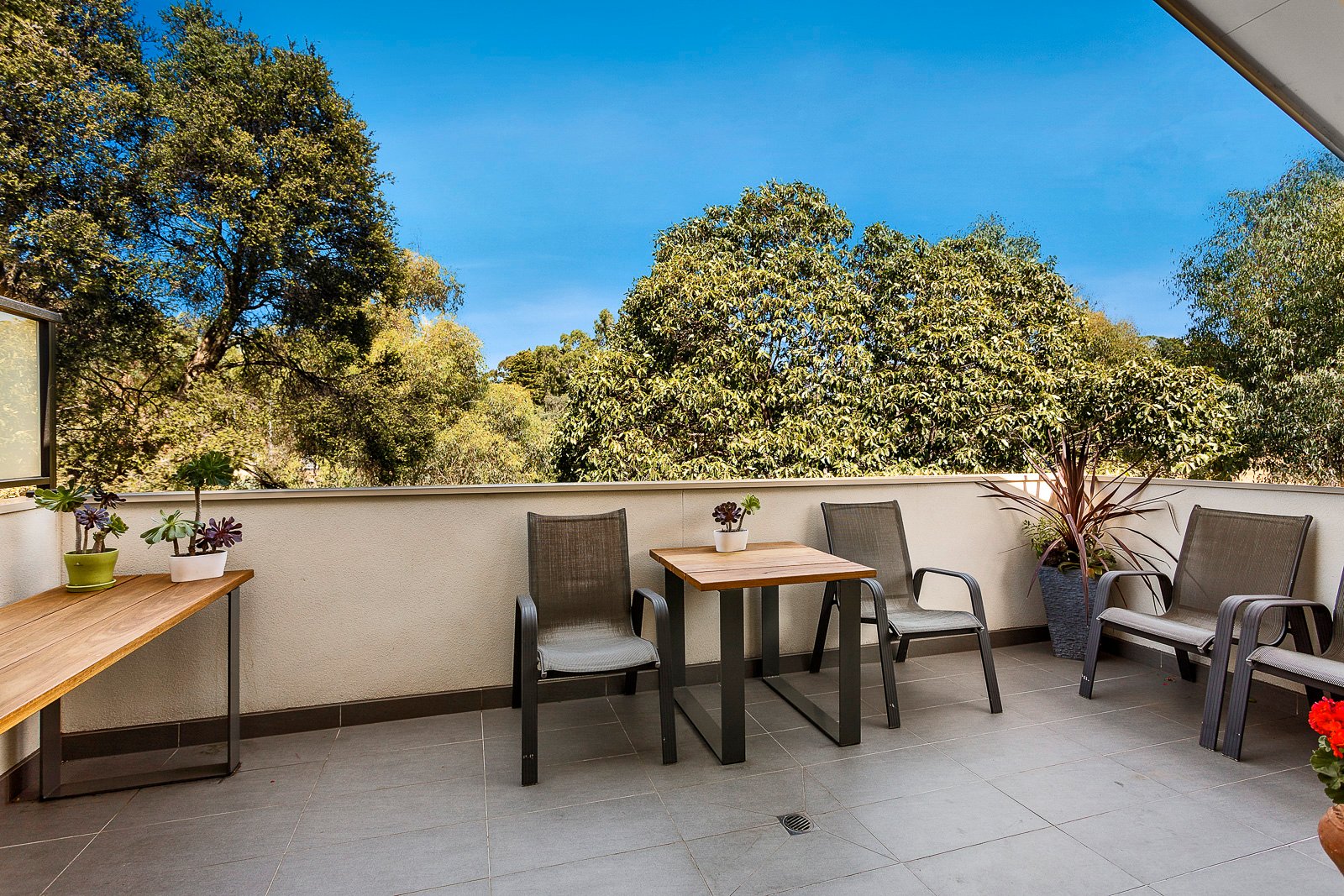 Property Gallery Thumbnail 6