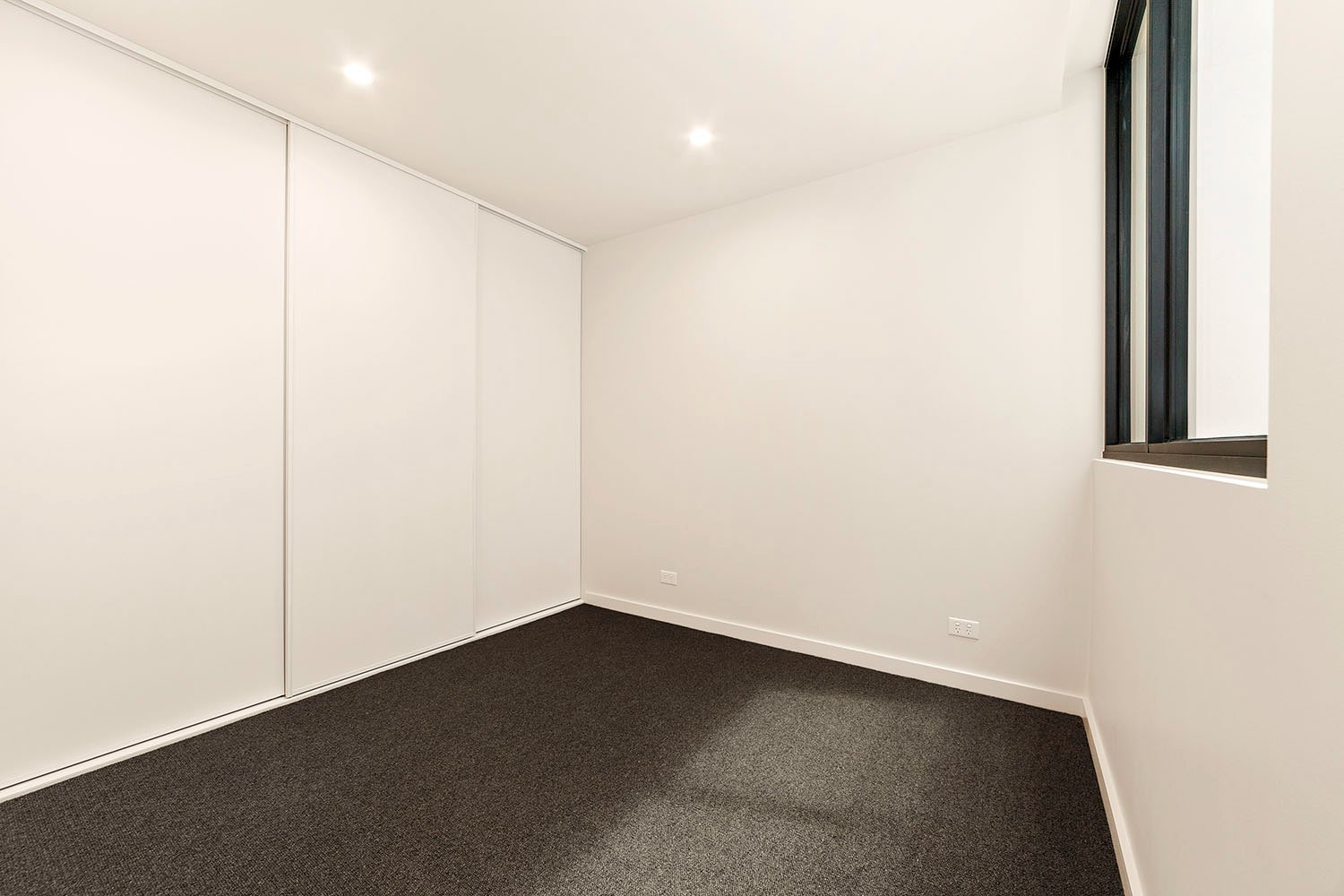 Property Gallery Thumbnail 6