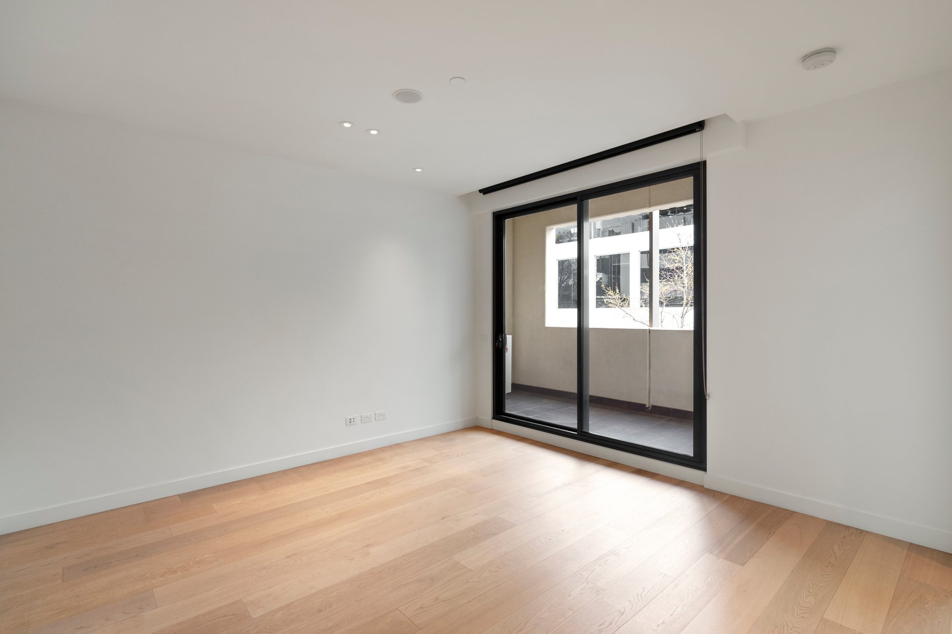 Property Gallery Thumbnail 6