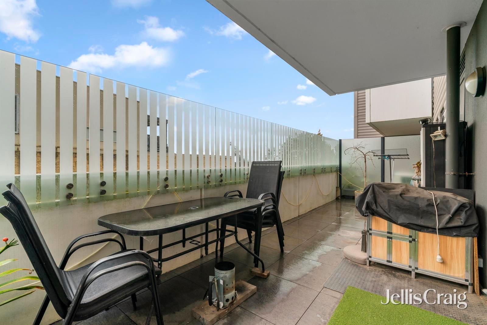 G11/5 Sovereign Point Court, Doncaster image 6