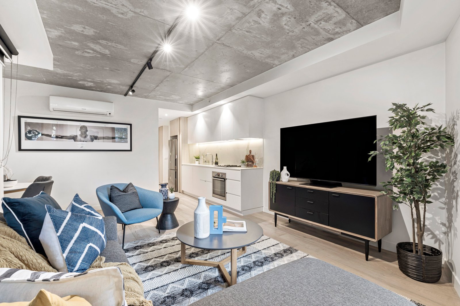 Property Gallery - Main Image