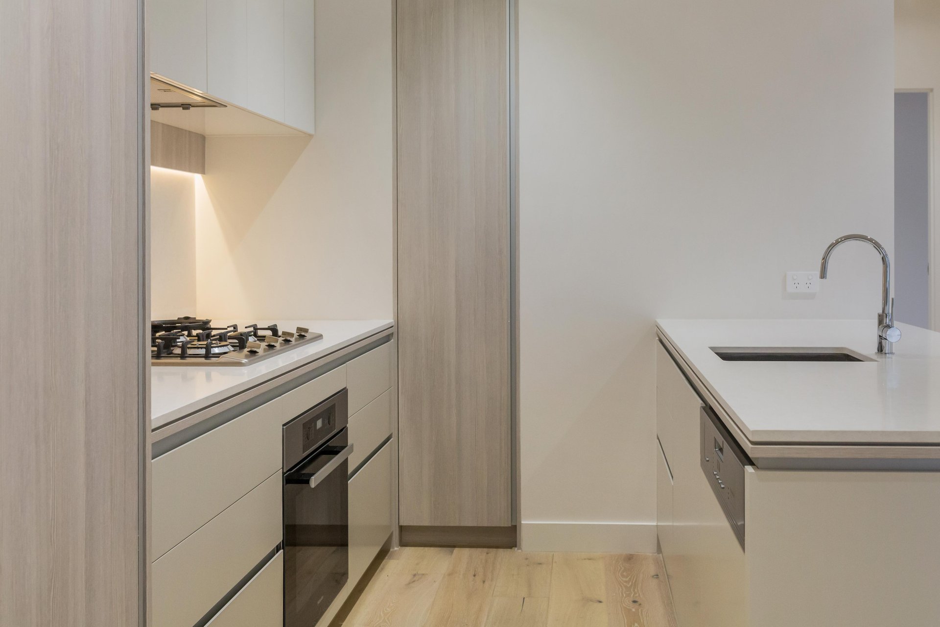 G13/692 Whitehorse Road, Mont&nbsp;Albert image 2