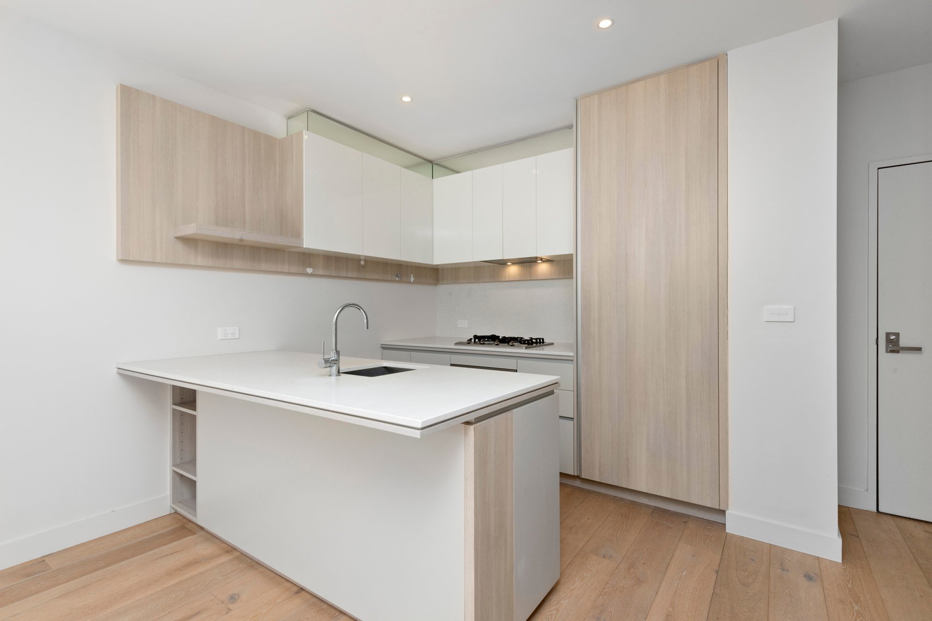 G19/692 Whitehorse Road, Mont&nbsp;Albert image 3