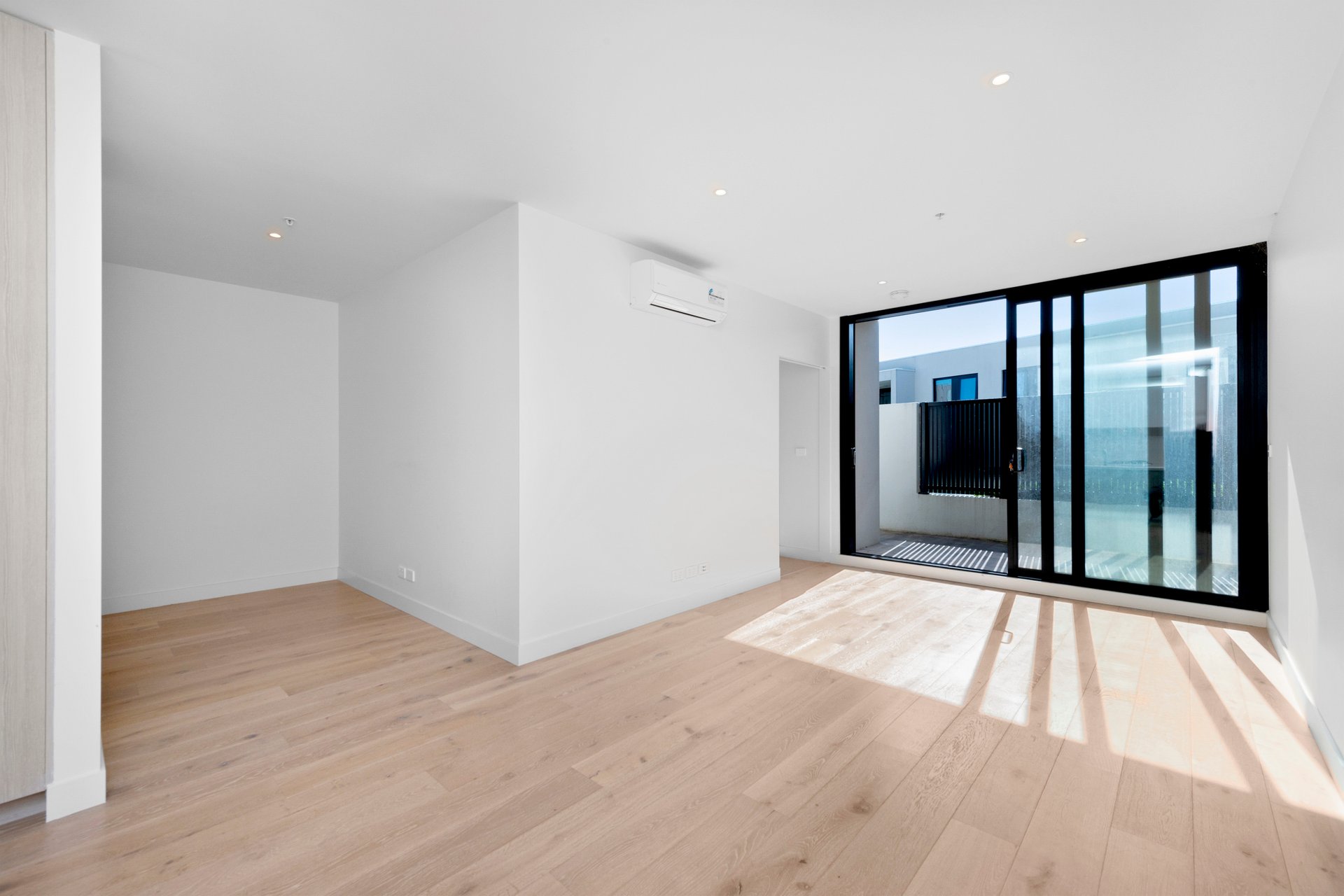 G19/692 Whitehorse Road, Mont&nbsp;Albert image 8