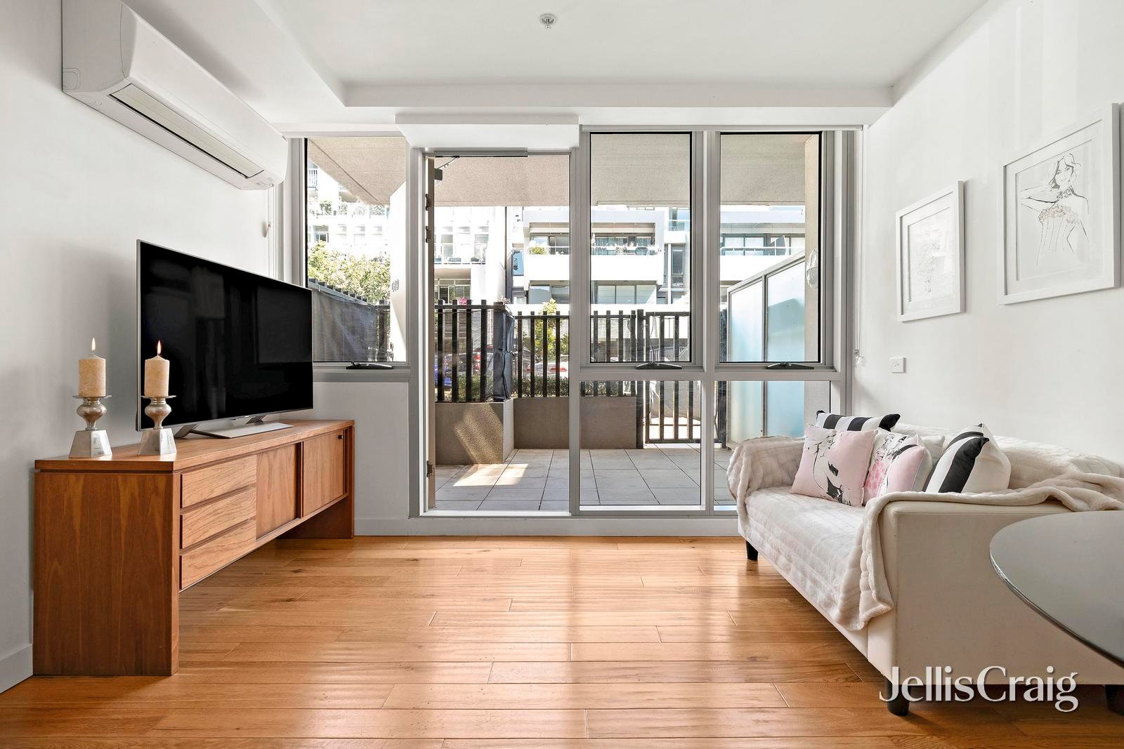 G19/70 Nott Street, Port Melbourne image 2
