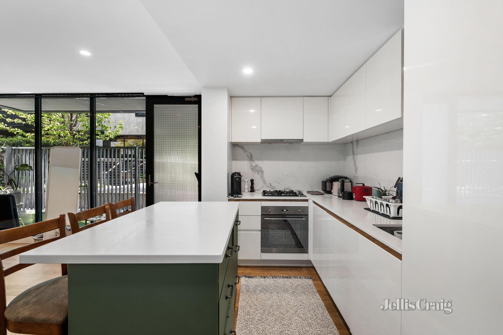 G20/188 Whitehorse Road, Balwyn image 2