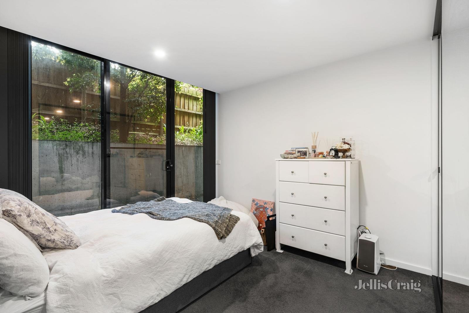 G20/188 Whitehorse Road, Balwyn image 3