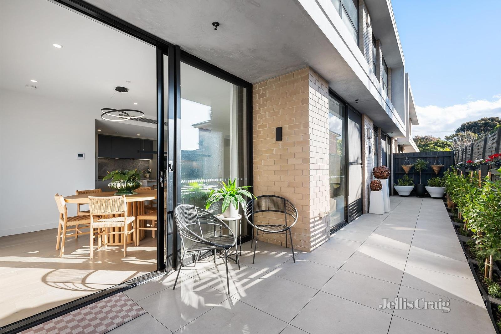 G2/122 Rochester Road, Balwyn image 5