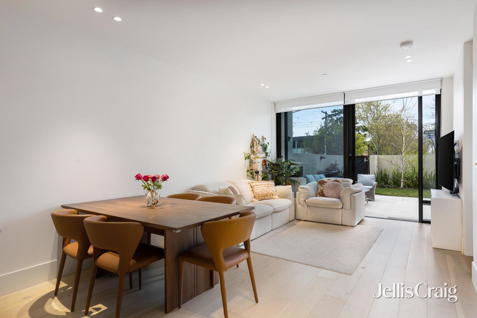 G2/487 Whitehorse Road, Balwyn image 3