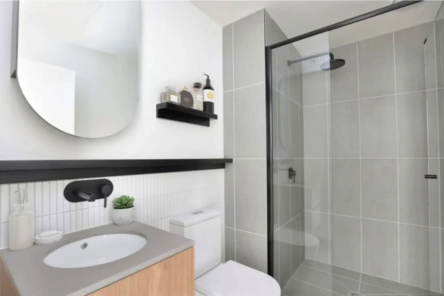 Property Gallery Thumbnail 6