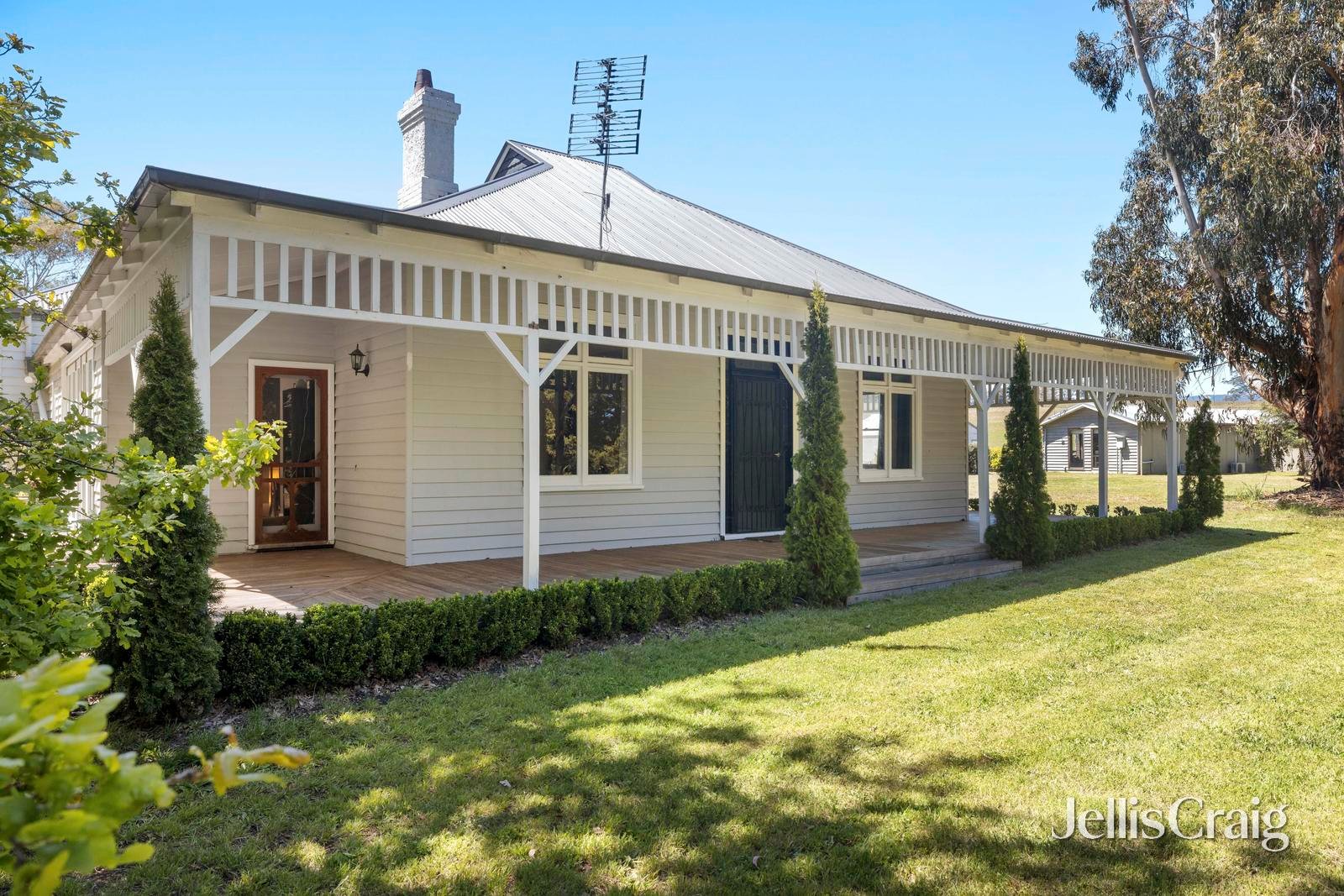 Lesmurdie Park 1265 Rochford Road, Newham image 3