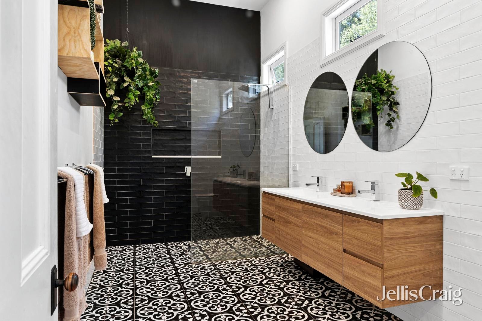 Lesmurdie Park 1265 Rochford Road, Newham image 4