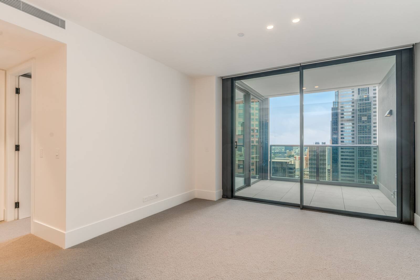 Property Gallery Thumbnail 4