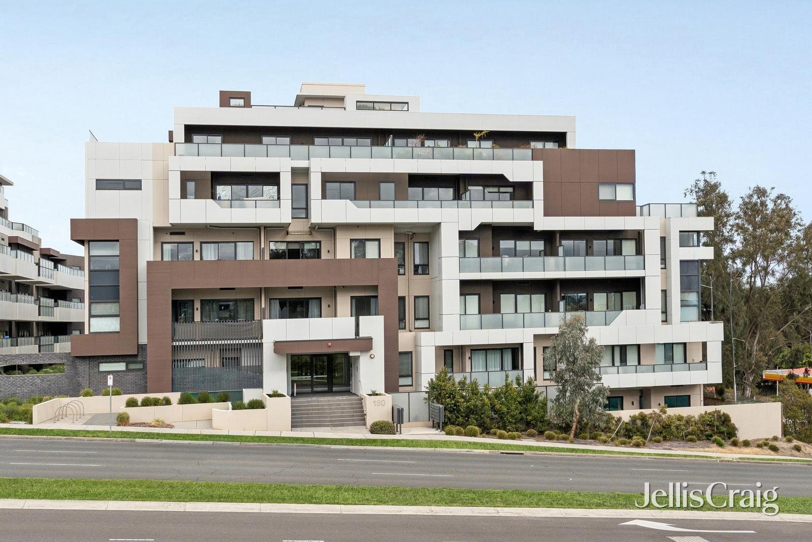 LG01/180 Reynolds Road, Doncaster&nbsp;East image 1