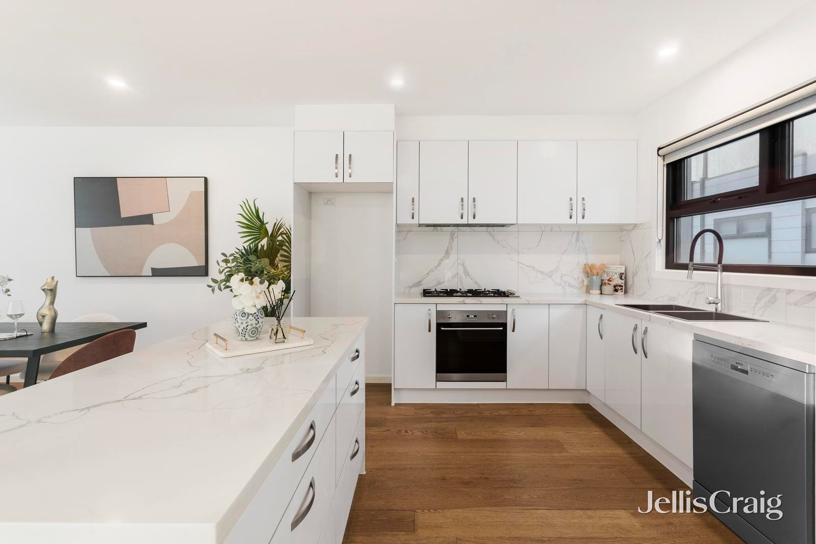 3/1 Banool Quadrant, Doncaster East image 6