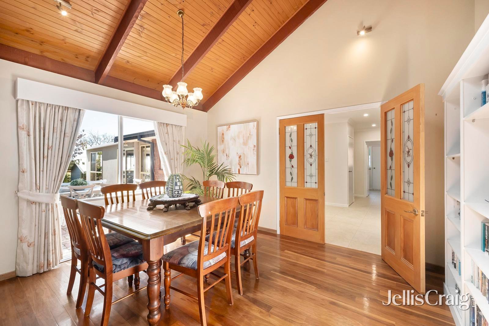 13 Greenwood Lane, Mooroolbark image 6