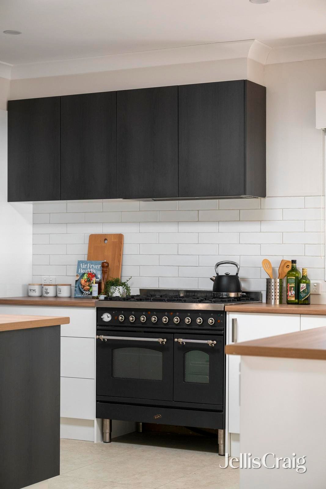 13 Greenwood Lane, Mooroolbark image 9