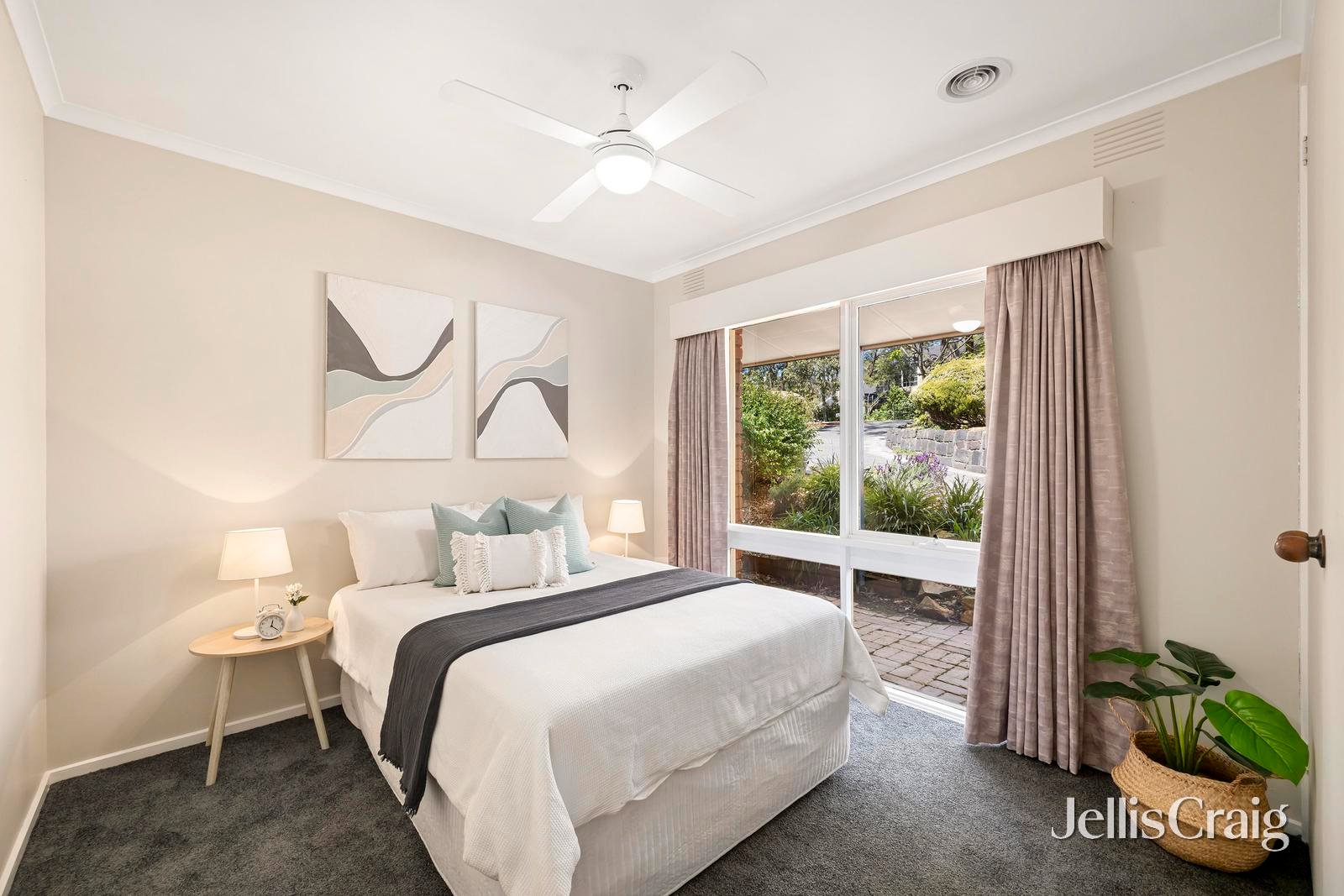 13 Greenwood Lane, Mooroolbark image 16