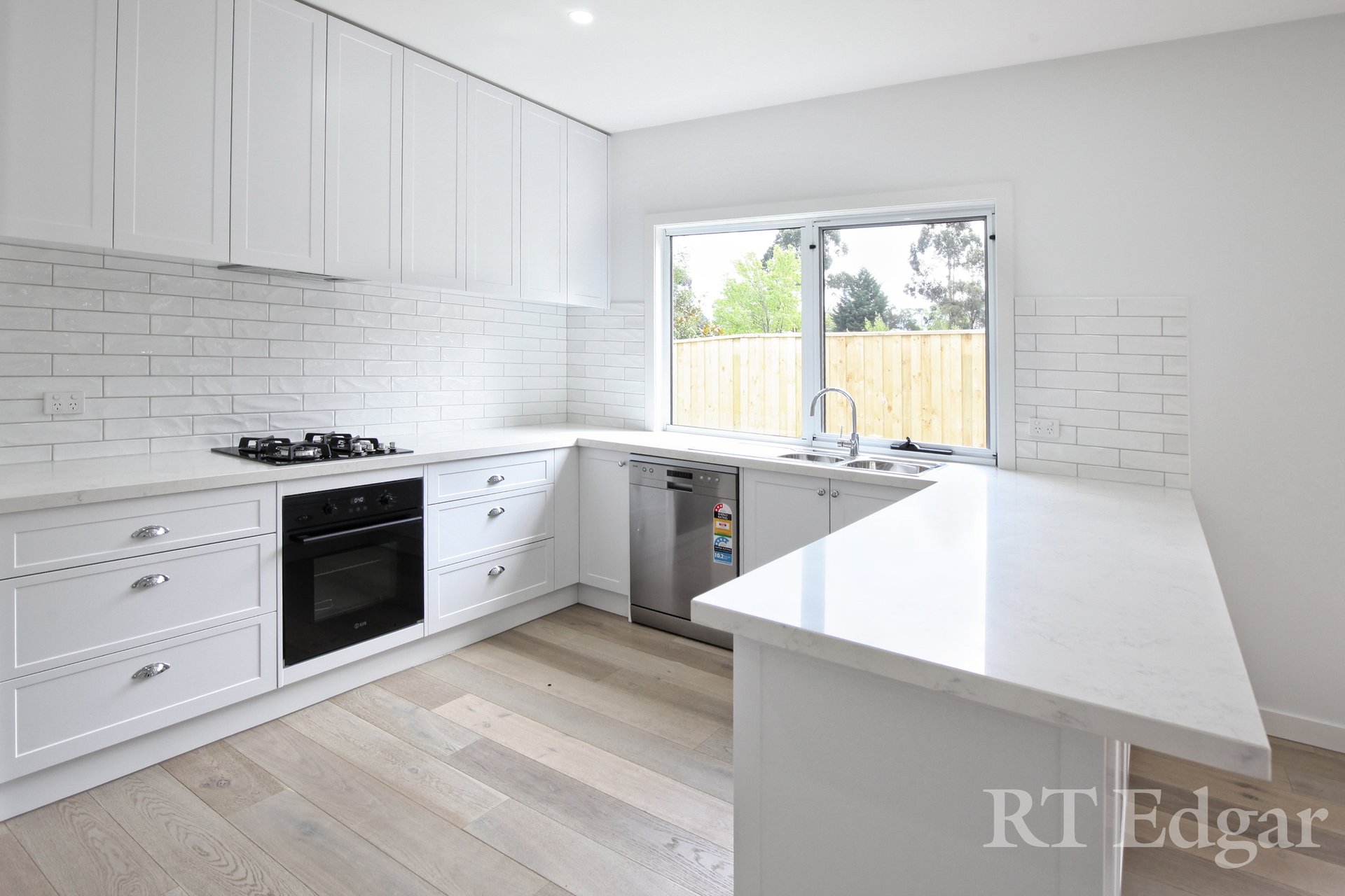 Property Gallery Thumbnail 3