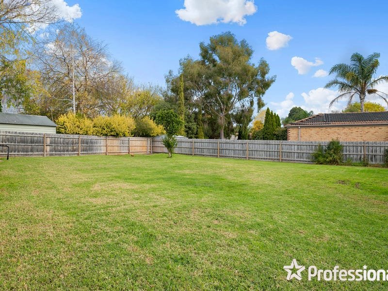 82 Blackburn Road, Mooroolbark image 1