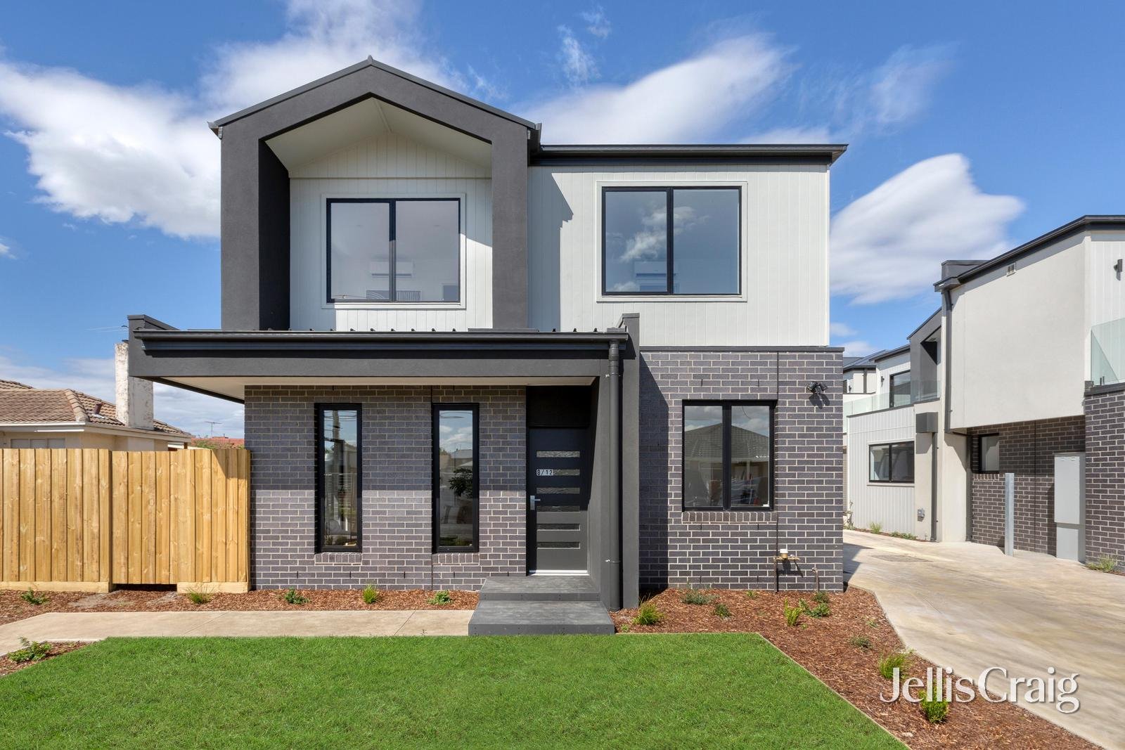 6/12 Bosquet Street, Maidstone image 1