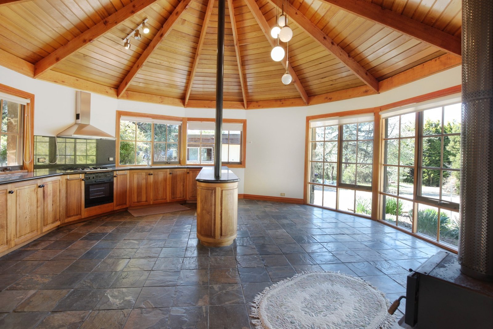 Property Gallery Thumbnail 6