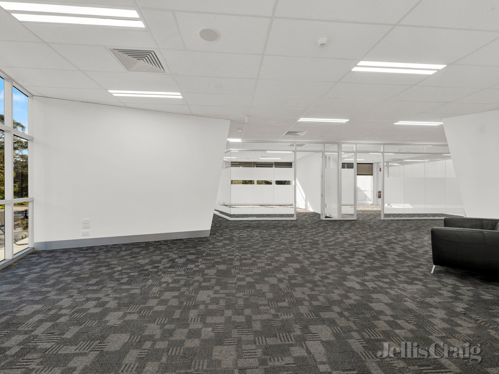 Part Level 1/76-82 Turnham Avenue, Rosanna image 3