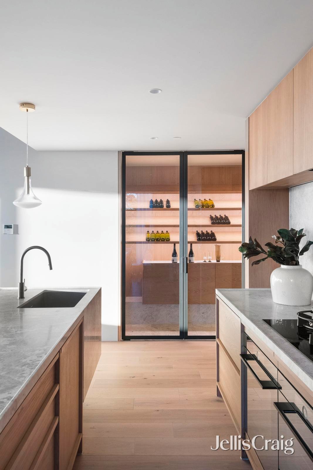 Penthouse 201/65 McIlwrick Street, Prahran image 4