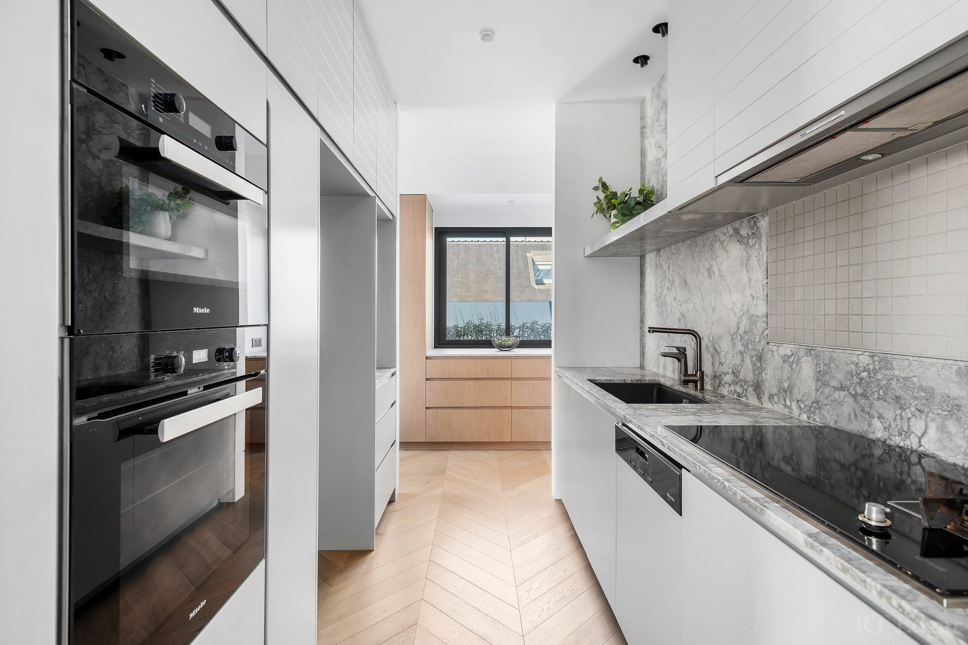 Property Gallery Thumbnail 7