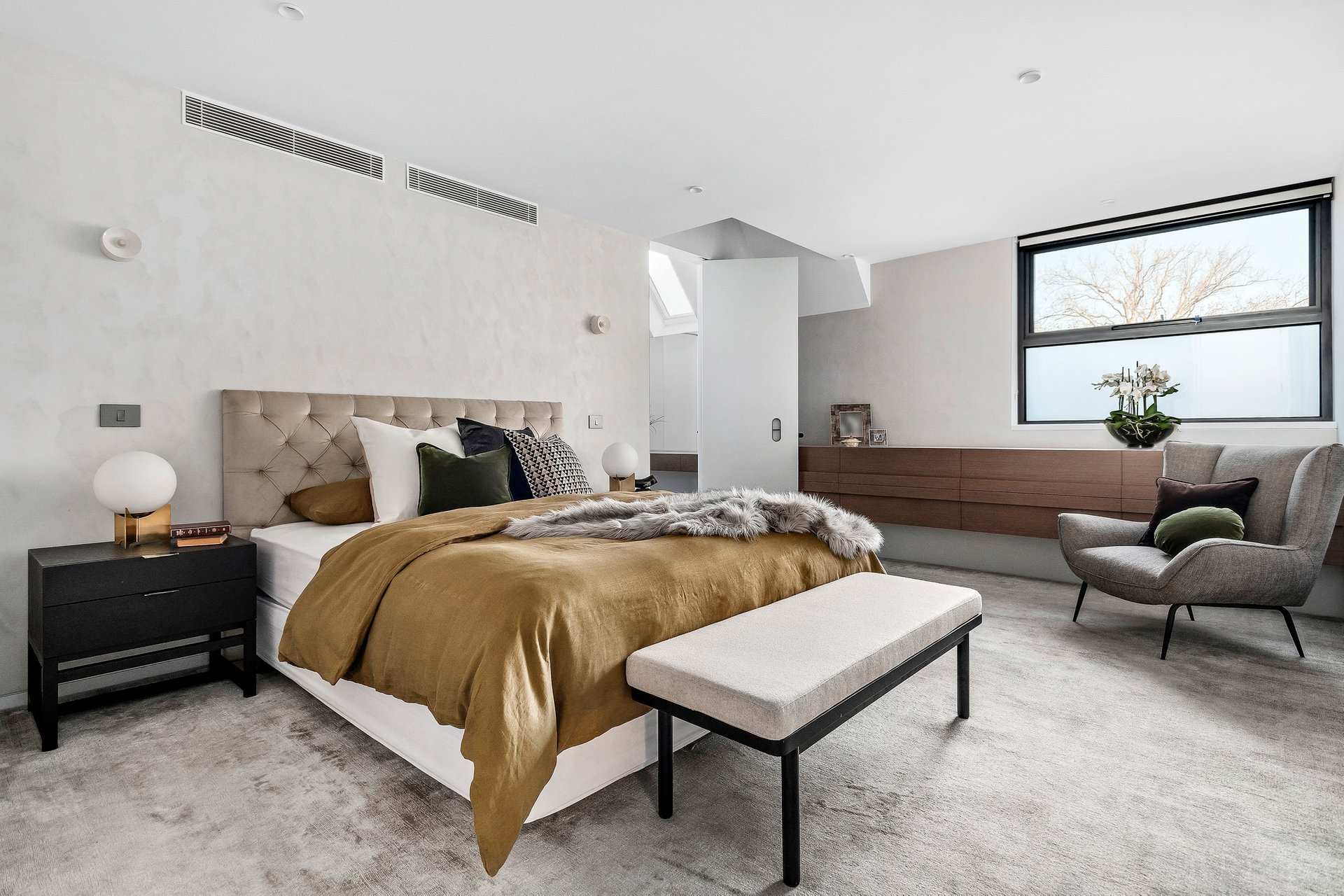 Property Gallery Thumbnail 9