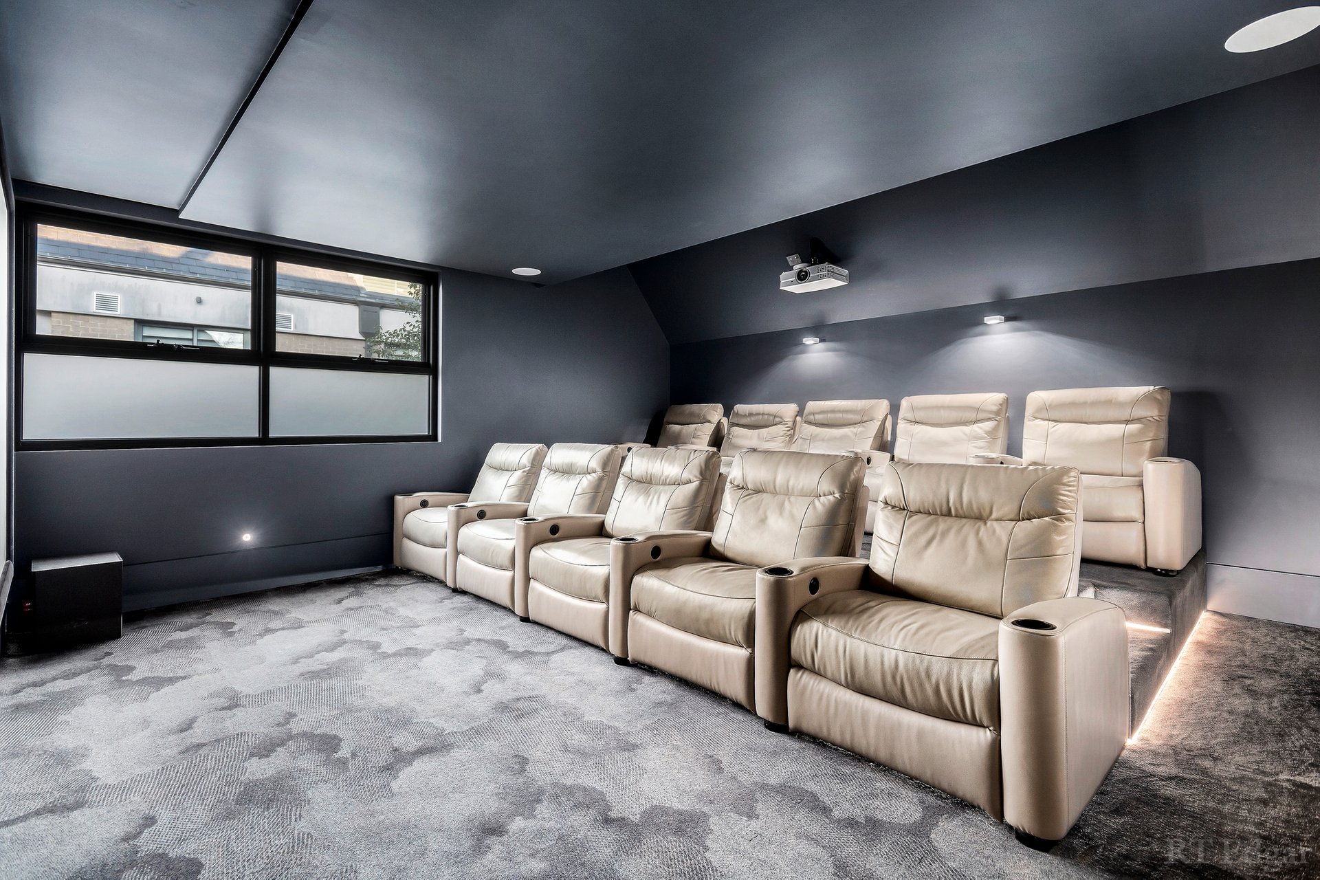 Property Gallery Thumbnail 12
