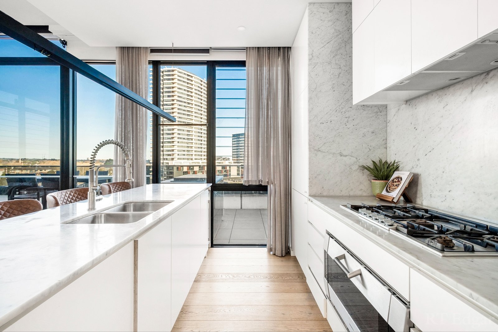 Property Gallery Thumbnail 6