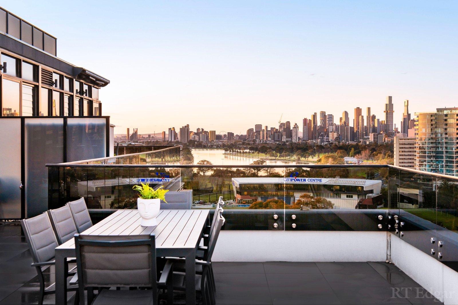 Property Gallery Thumbnail 9