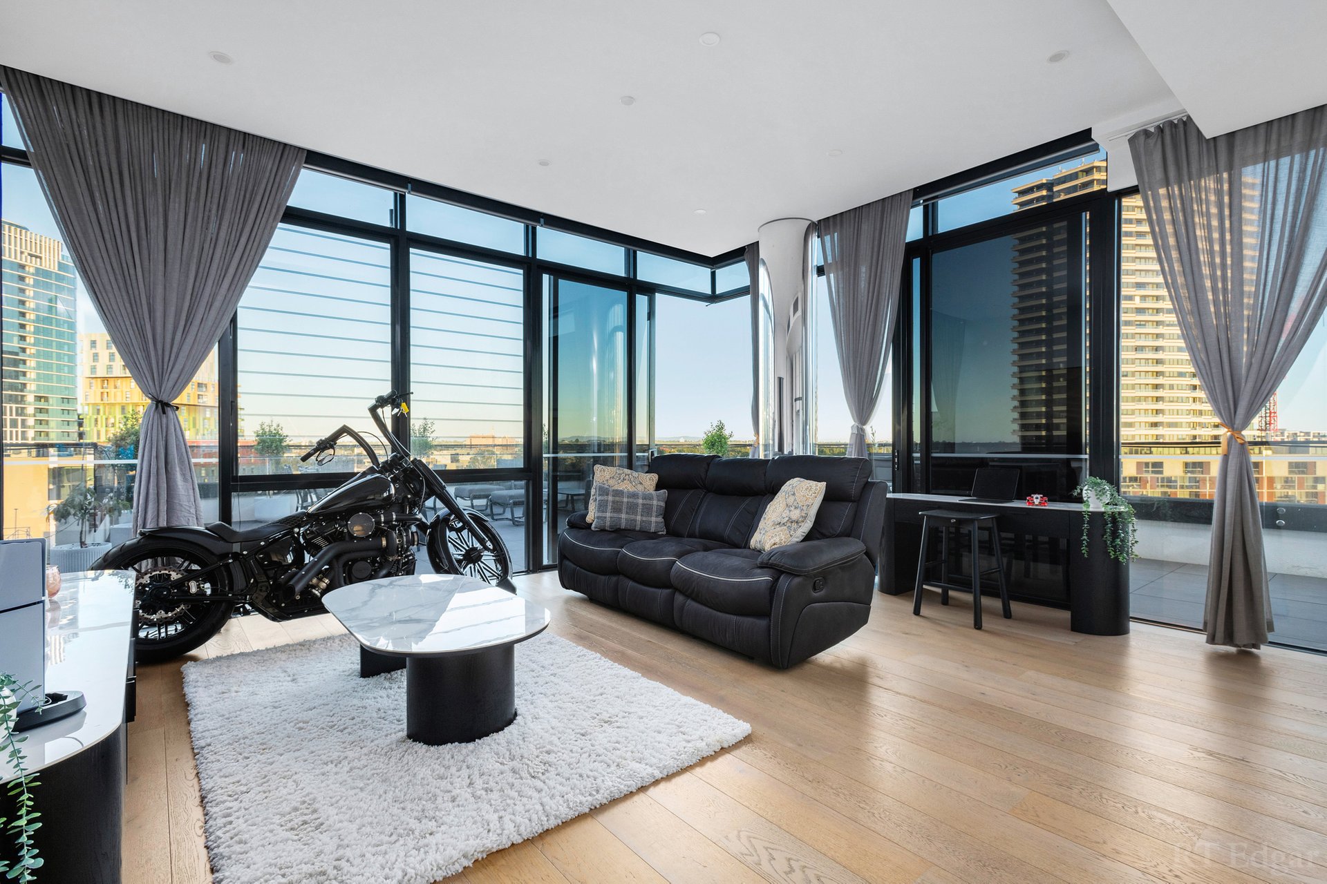 Property Gallery Thumbnail 3