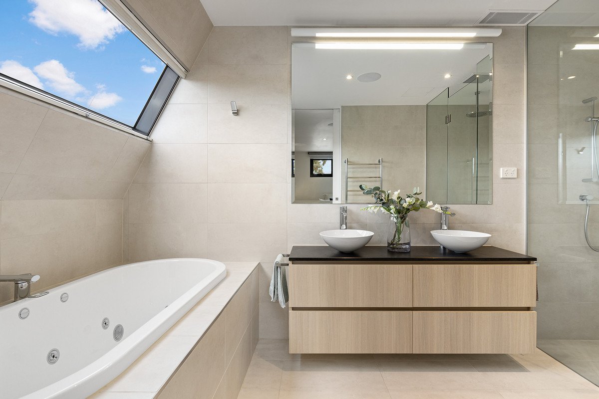 Penthouse/20 Weir Street, Balwyn image 8