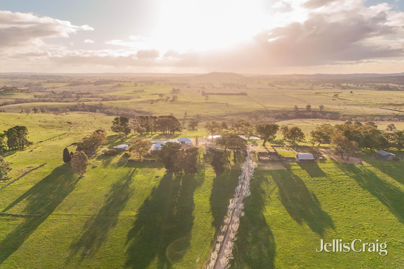 'Raxton Hall ' 79 Manns Road, Kyneton image 2