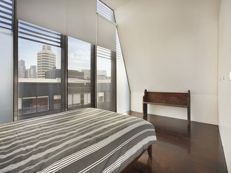 Rear 114 Bank Street Enter from Cecilina Lane, South Melbourne image 4