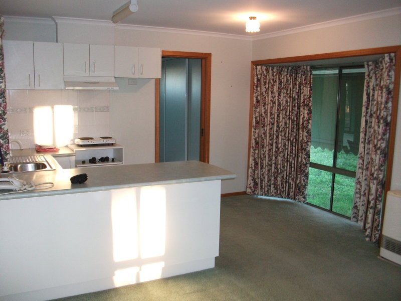 Relocatabl BR home, fully self-contained., Castlemaine image 3