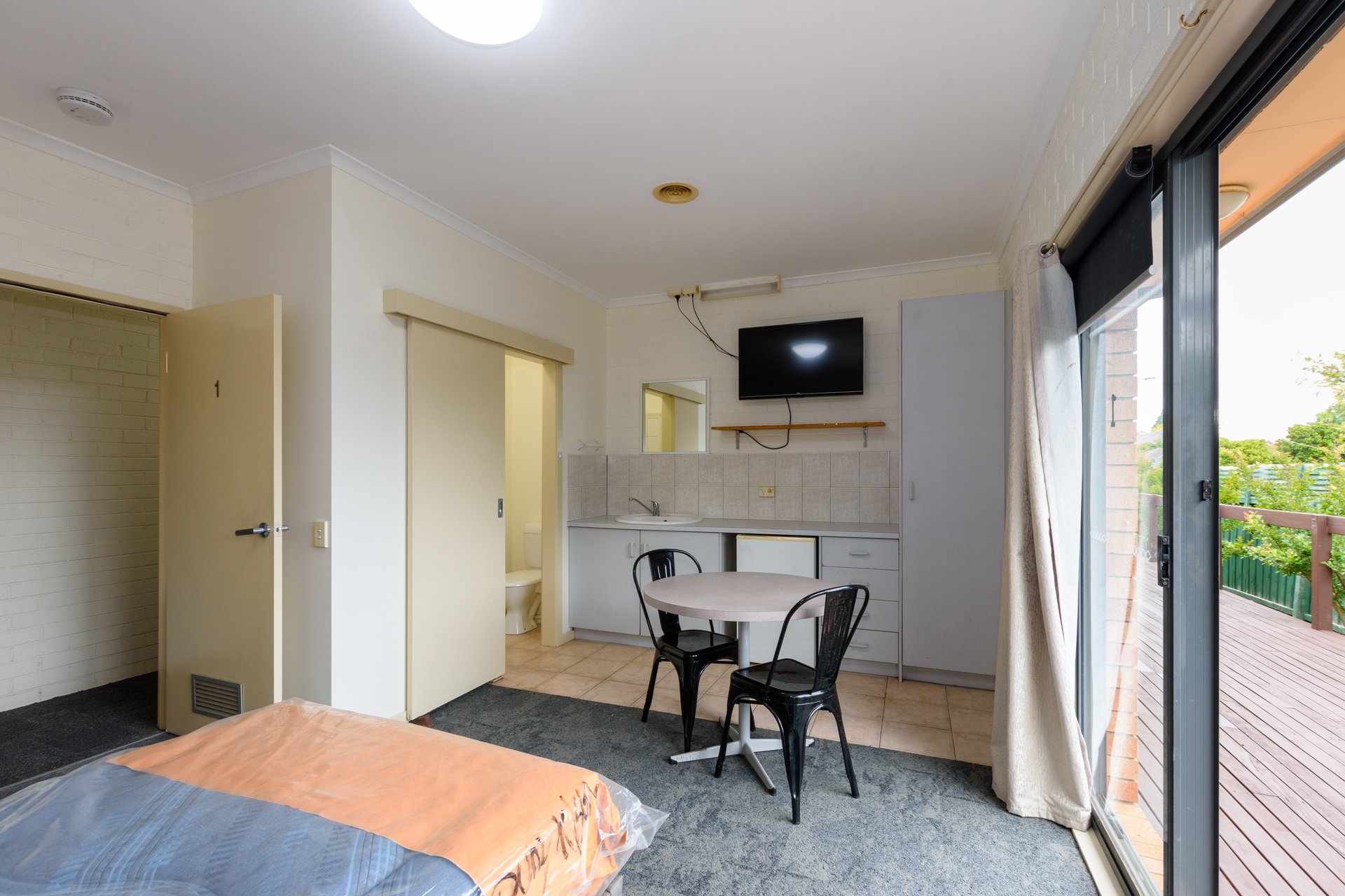 Room 1 / 122 Beach Street Frankston