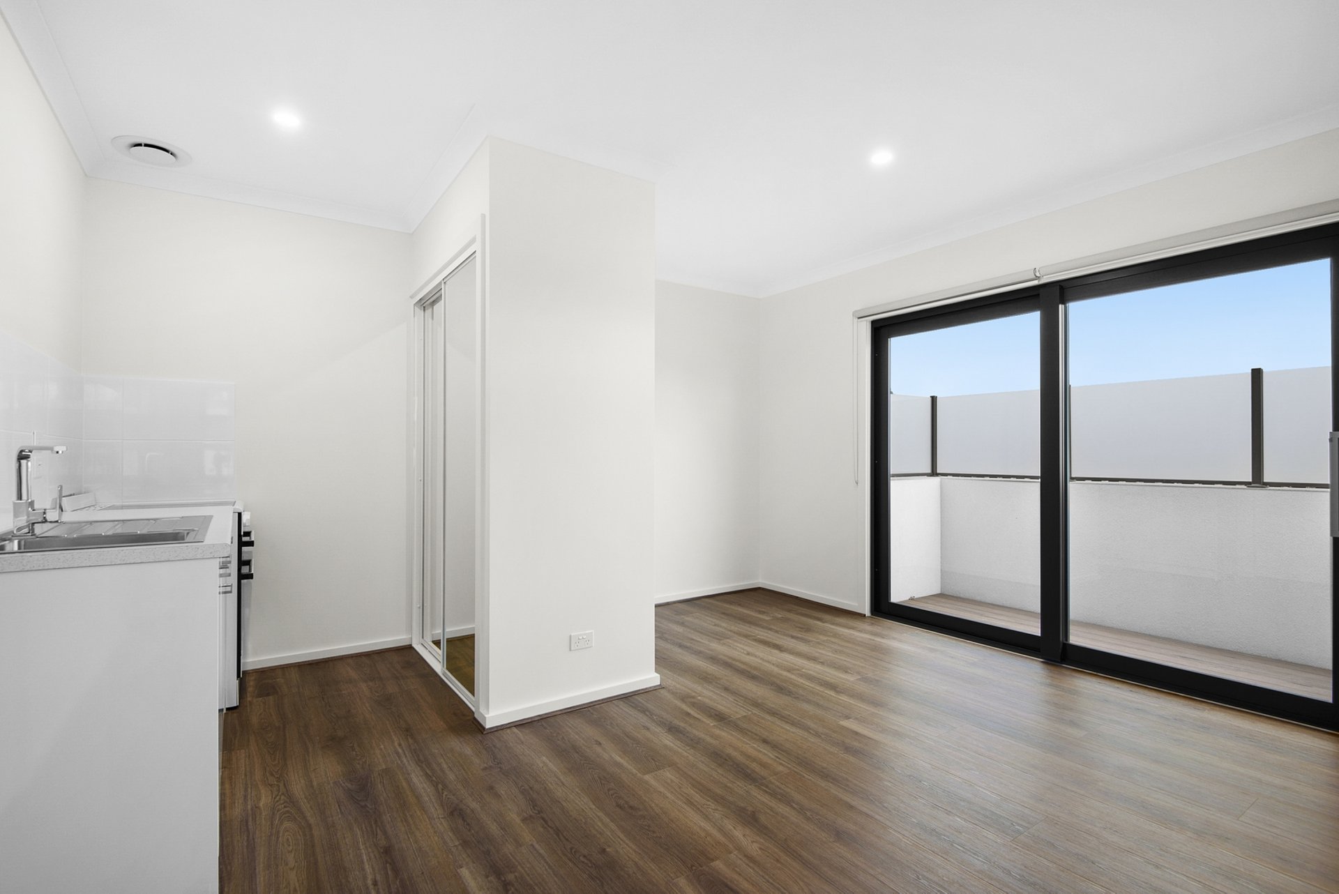 Room 17 / 72B Williams Street Frankston