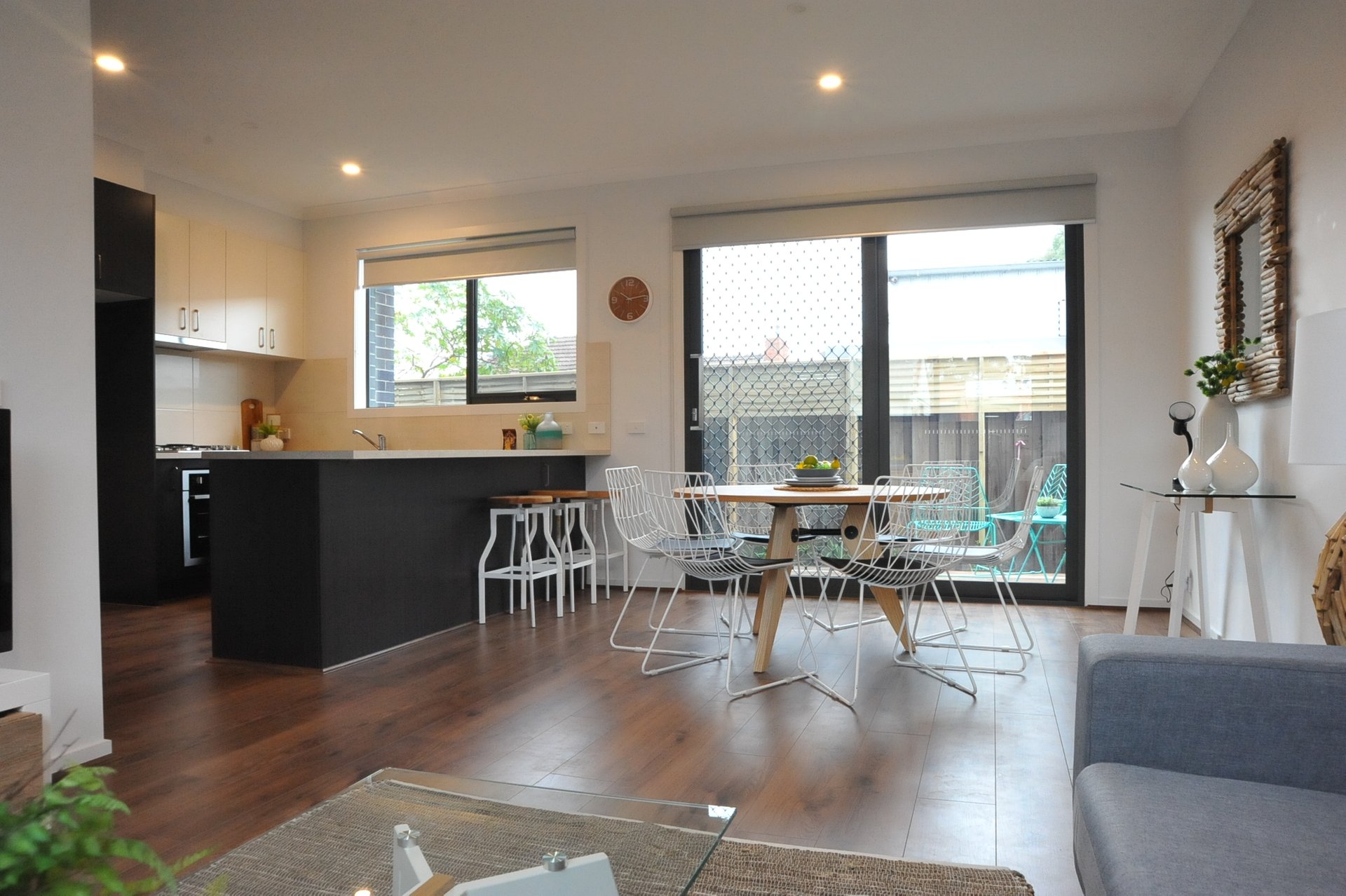 Room 5 / 2/11 Franklin Court FRANKSTON