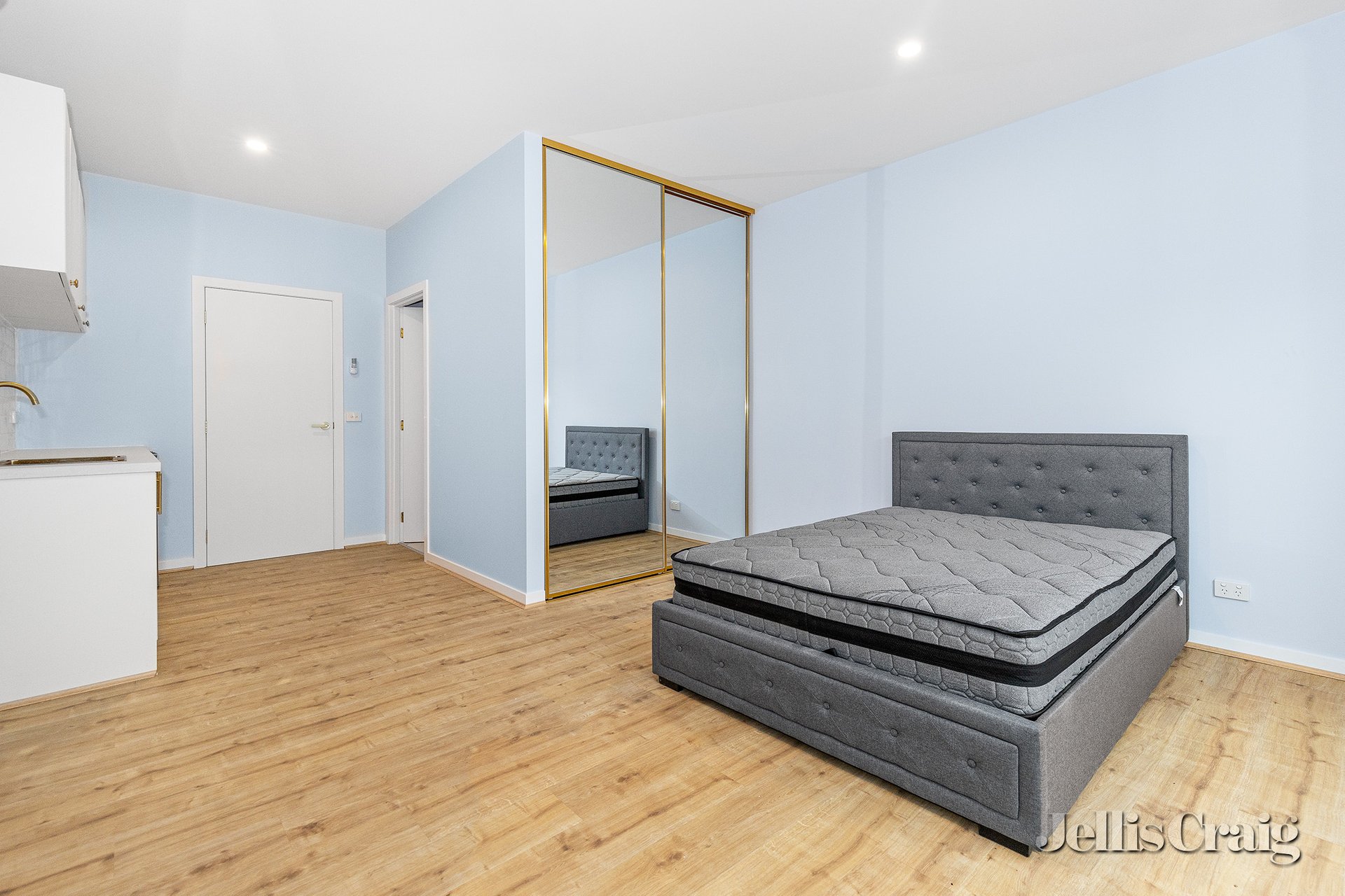 Room 6/9 Nyora Grove, Mount Helen image 2