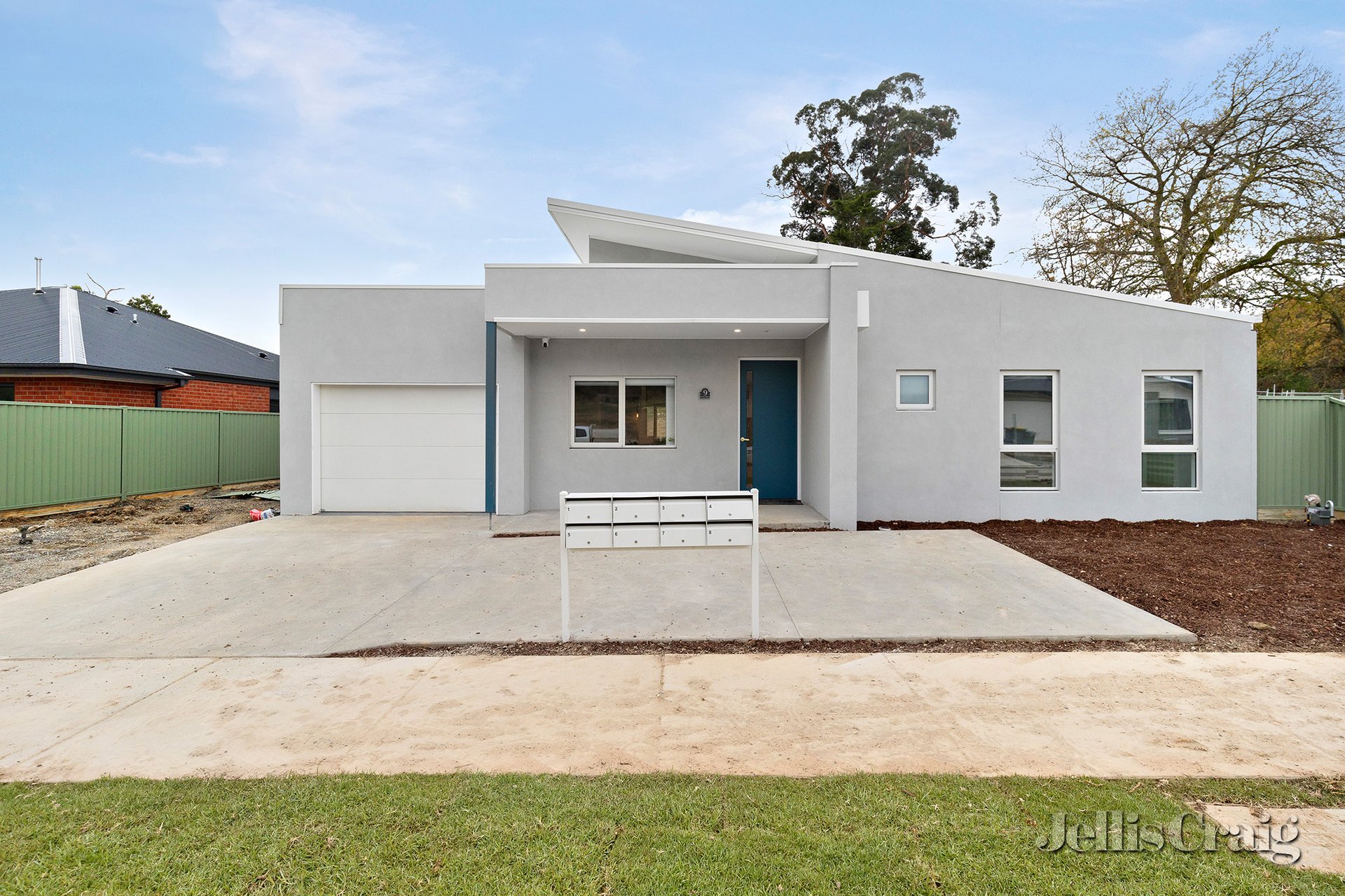 Room 8/9 Nyora Grove, Mount Helen image 1