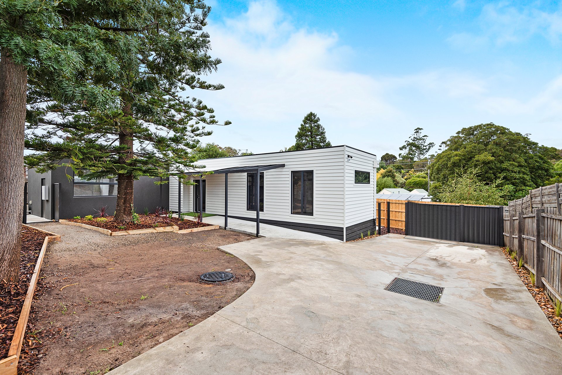 Room 1 / 3/39B Culcairn Drive Frankston South