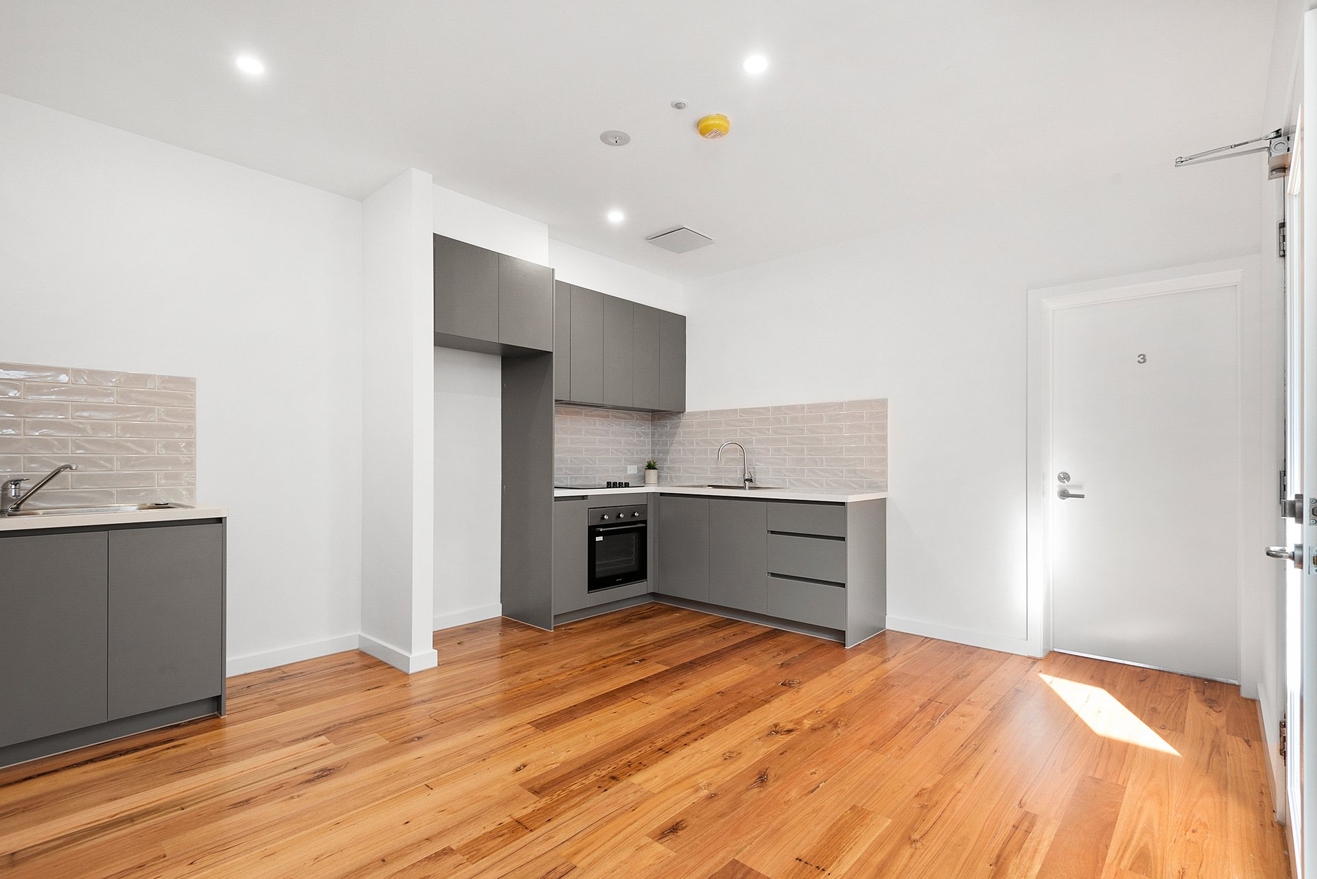 Room 1 / 3/39B Culcairn Drive Frankston South