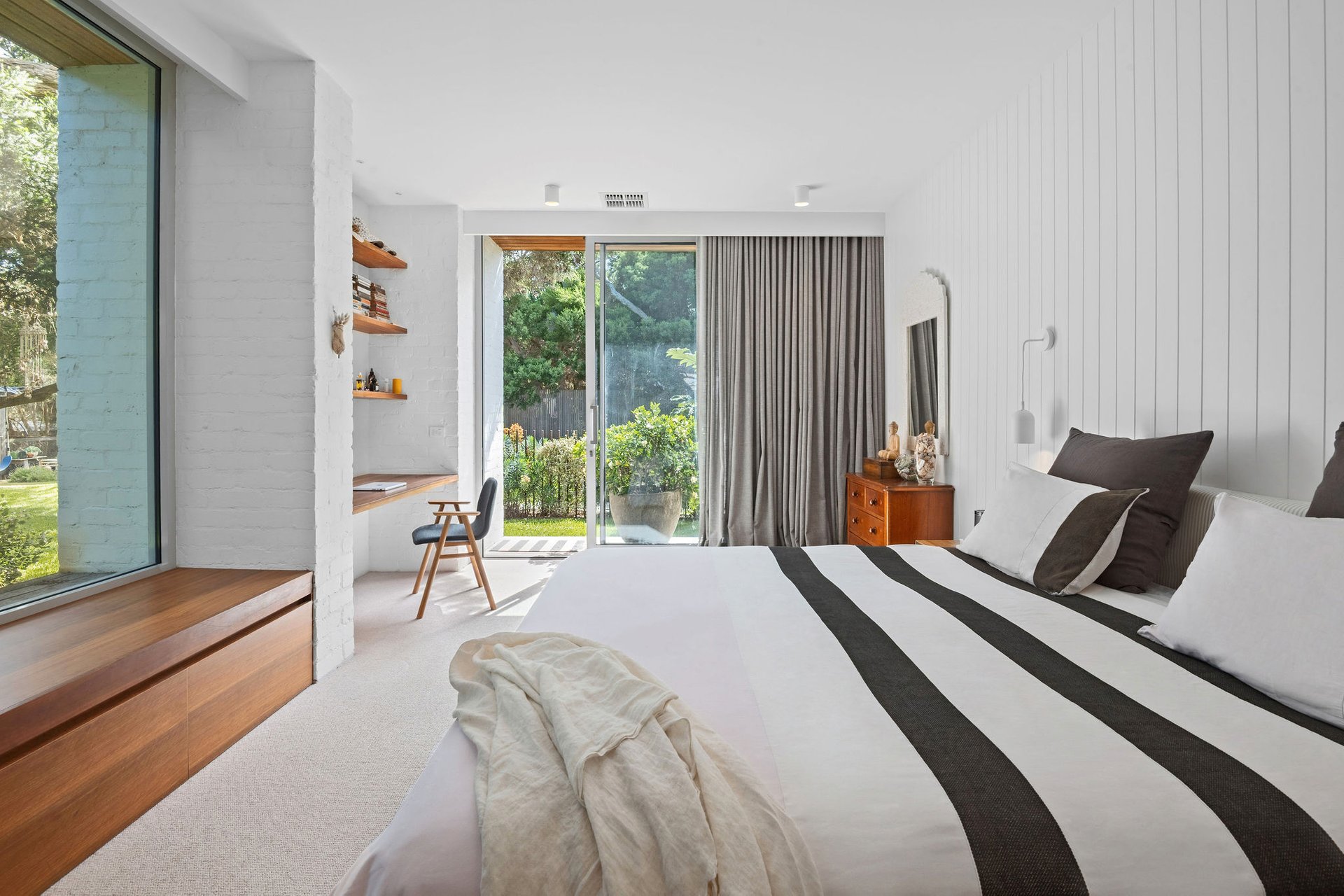 Contact Agent image 13