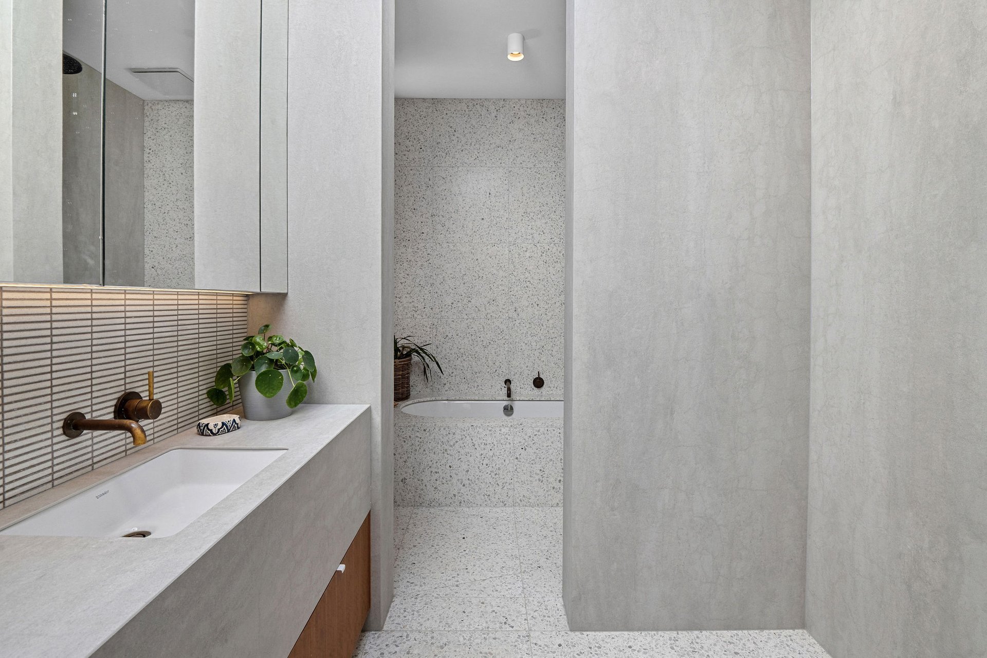 Contact Agent image 7