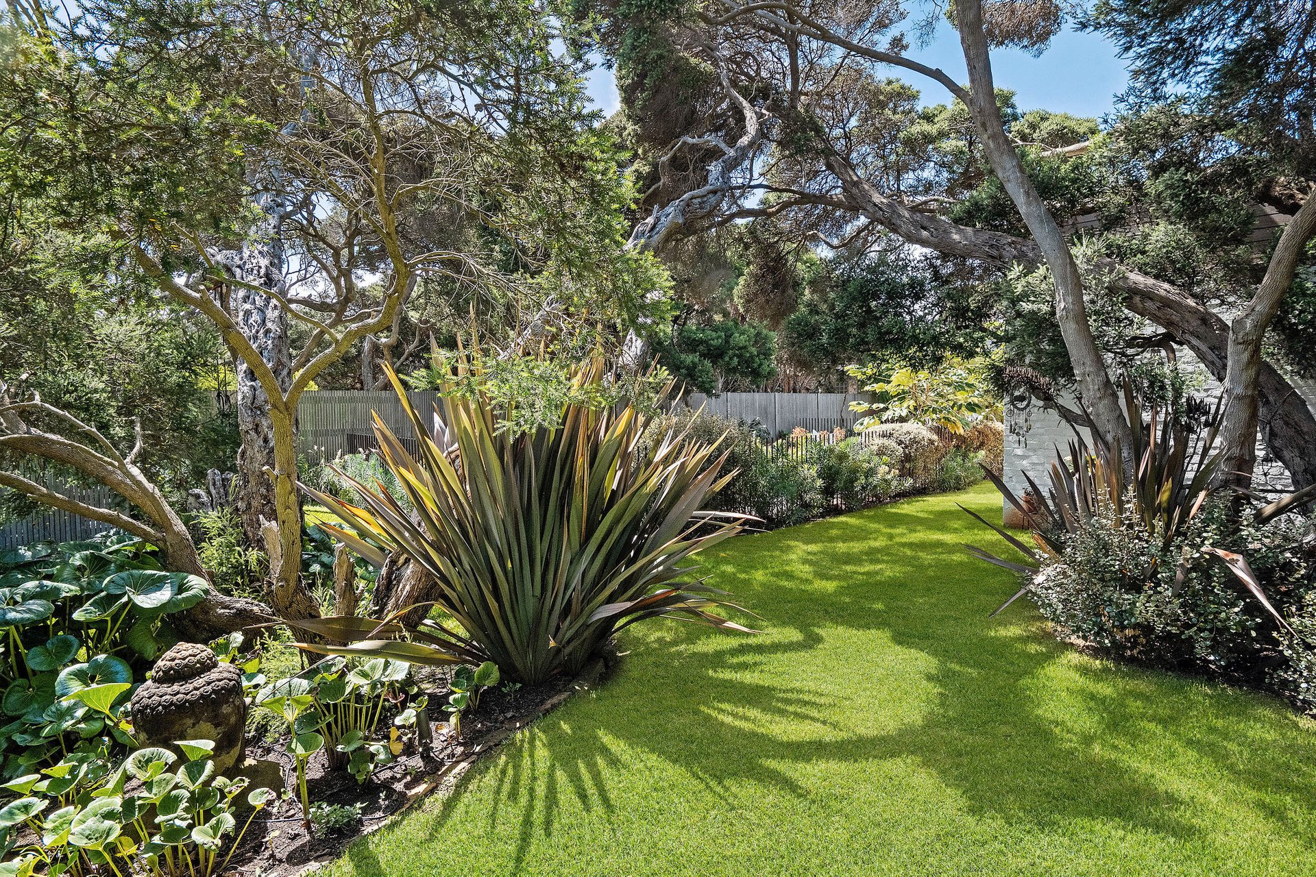 Contact Agent image 15