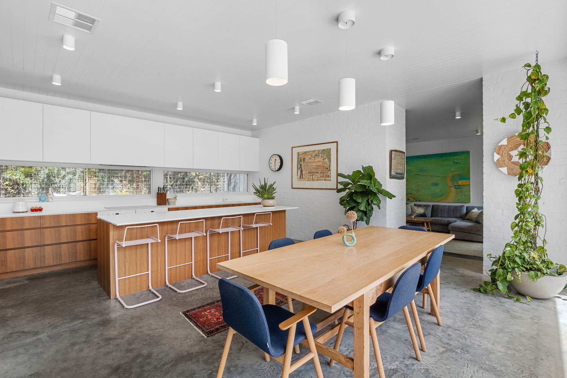 Contact Agent image 8