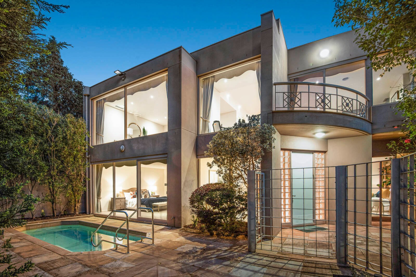 Property Gallery Thumbnail 3